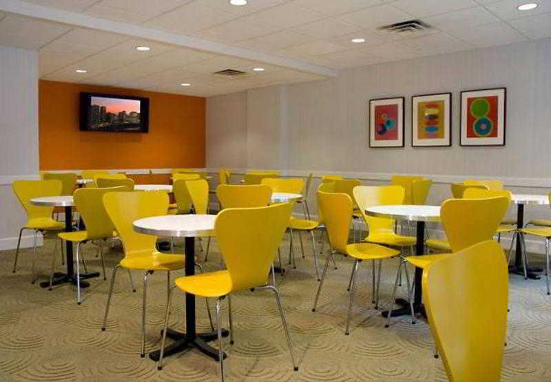 Fairfield Inn And Suites Chicago Downtown/ Magnificent Mile Restoran fotoğraf